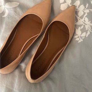 Nude flats